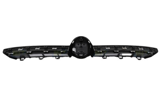 Polo 8 Grille + Chrome Moulding (Open Vent - Automatic Transmission) 2022-